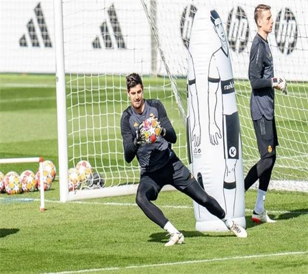 As Roma Tăng Tốc Mục Tiêu Top 4, Lazio Liên Tiếp Thua Tụt Xuống 8 Điểm Cố Gắng Loại Europa League