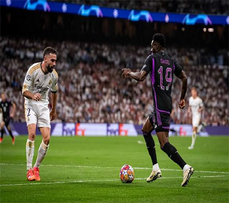 Phóng Viên: Ban Lãnh Đạo Bayern Đang Ủng Hộ Kompany Dẫn Dắt, Còn Hoeness Và Các Đồng Đội Hướng Tới Flick